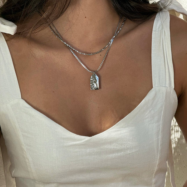 <tc>Slow down Necklace</tc>