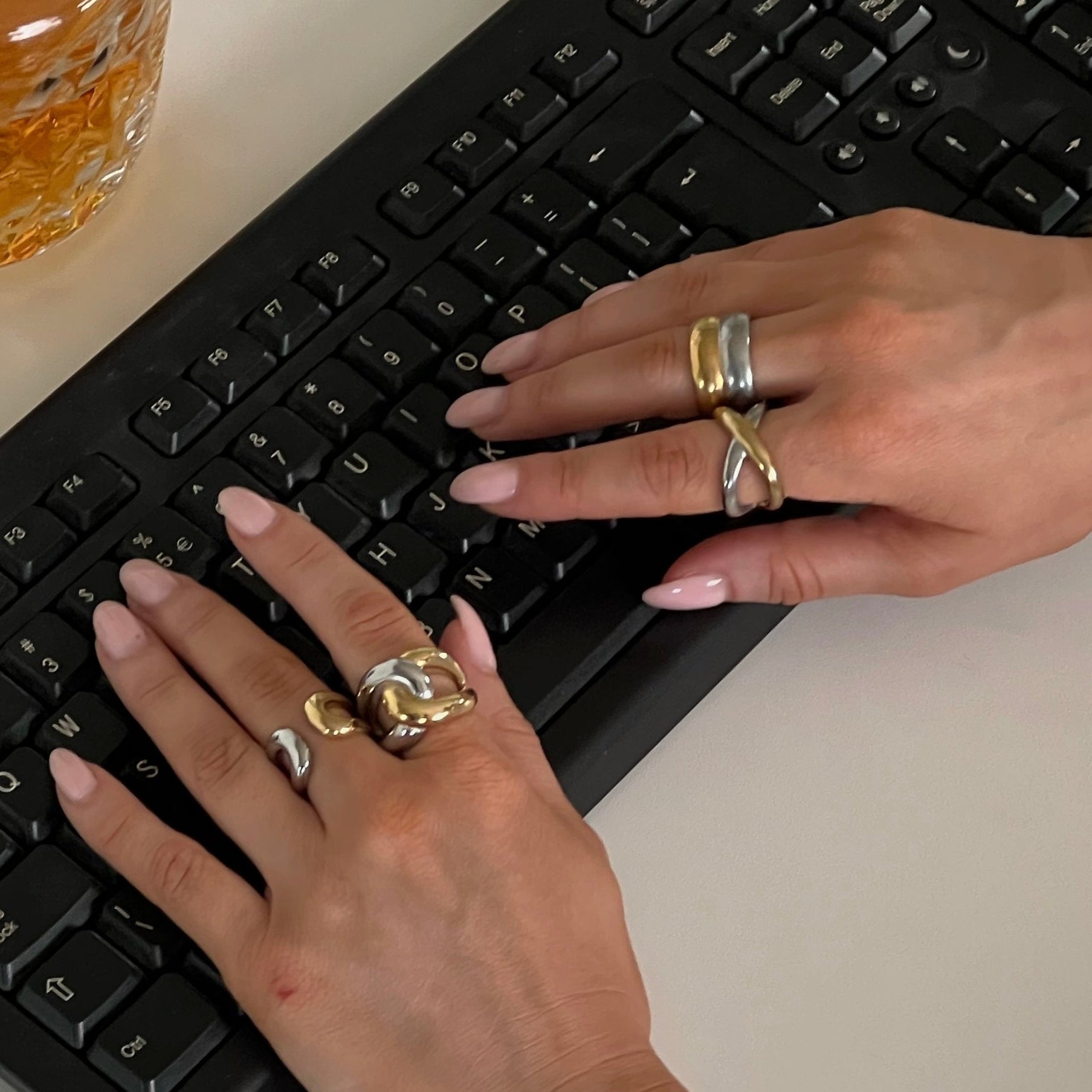 <tc>Bicolor Rings Set
</tc>